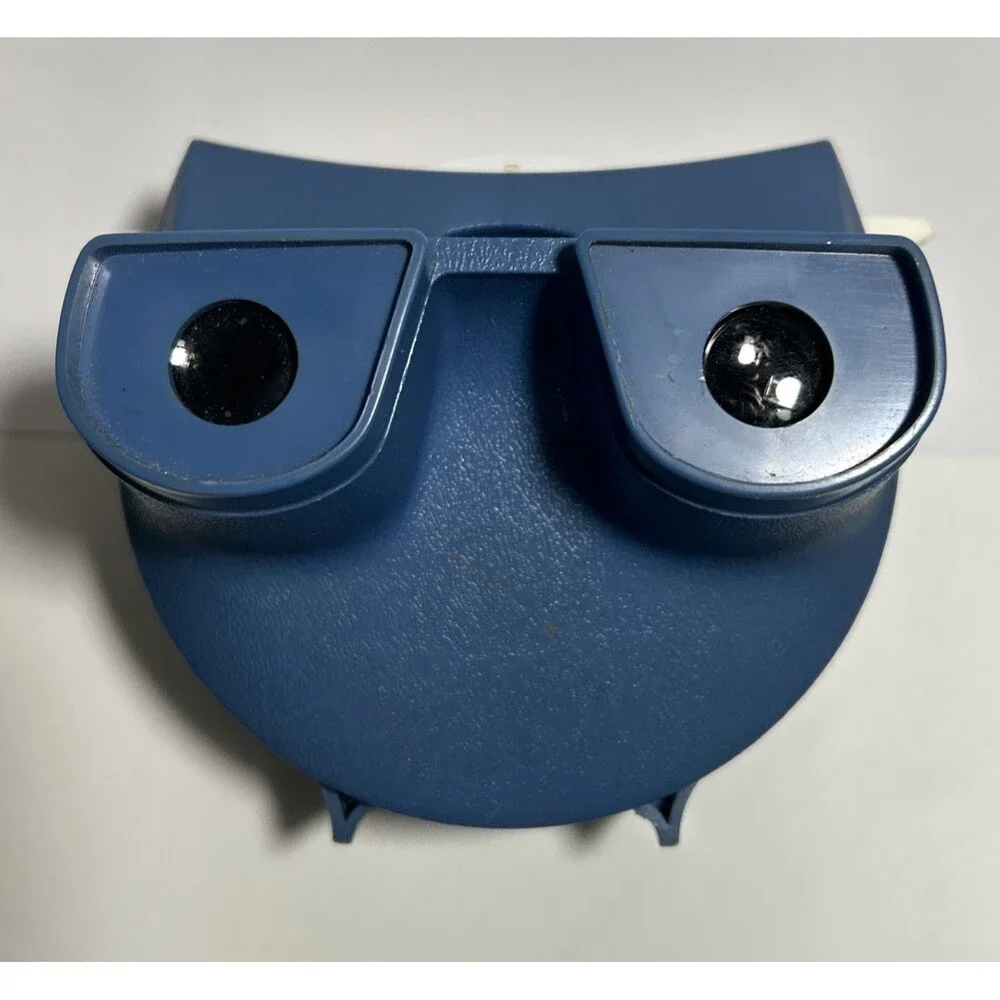 View Master Lighted Viewer model H Blue w/2 Discovery discs Batteries Included